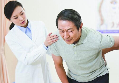 91免费看片仪关爱身边的老人，预防骨质流失造成骨折