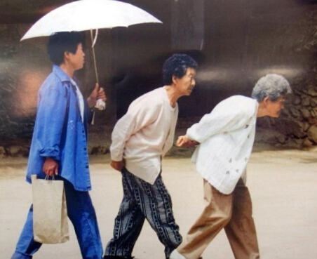 91免费看片仪生产厂家阐述是你的清高装出卖了自己 说说你身边的装女